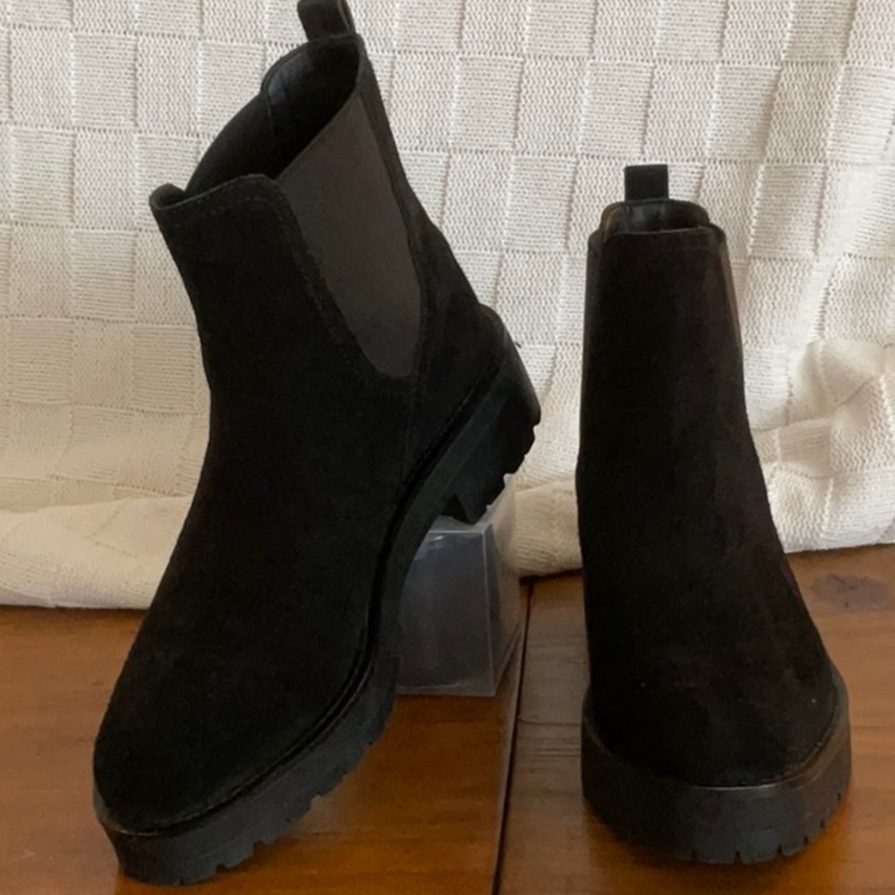 Sam Edelman suede bootie 8.5m